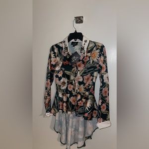 *New*Floral button up blouse